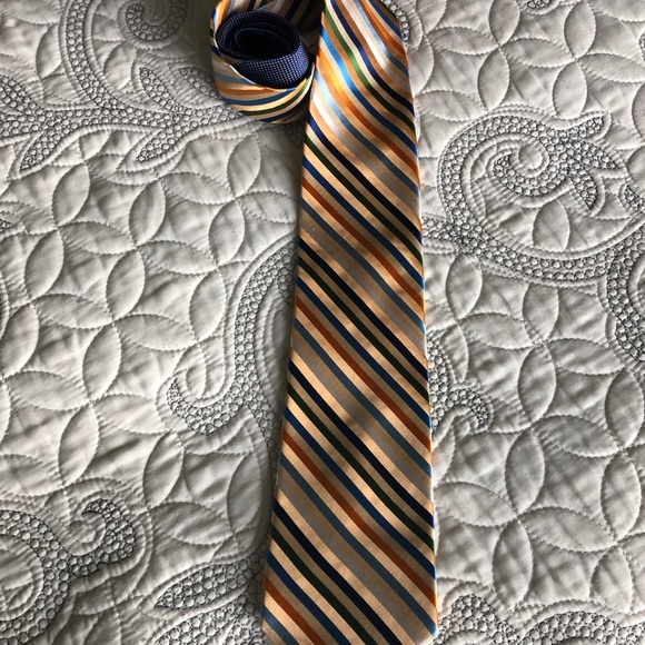 Tommy Hilfiger tie - Picture 1 of 3